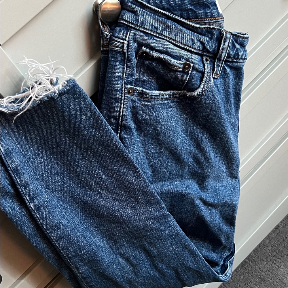 Abercrombie & Fitch Distressed Ankle Jeans in Deep Blue